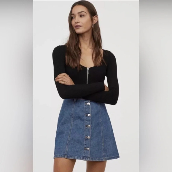 H&M Divided Women’s 10 Blue Medium Wash Denim A-Line Skirt - Picture 1 of 4